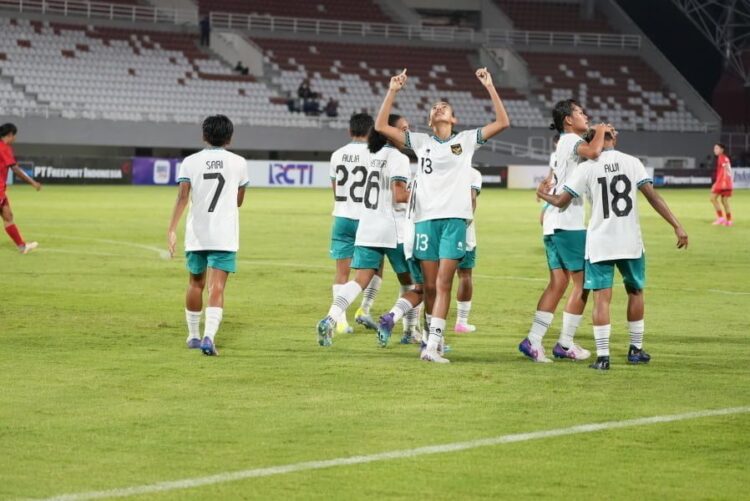 Timnas U-19 Wanita Indonesia melakukan selebrasi usai mencetak gol ke gawang lawan. (Foto: Dok. PSSI)
