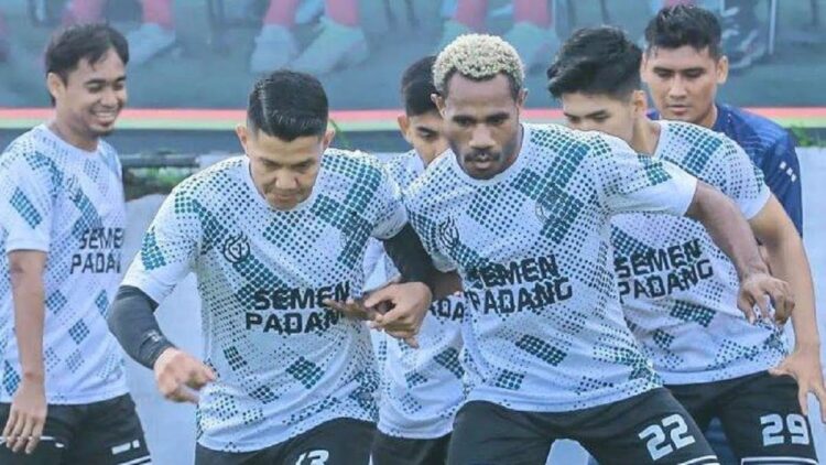 Liga 2 Dimulai September, Semen Padang FC Ikat Kontrak 13 Pemain Lokal 1 Latihan para pemain Semen Padang FC. (dok. instagram Semen Padang FC)