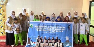 Mahasiswa Fakultas Keperawatan Unand latih kesiapsiagaan anak-anak. (Foto: Dok. Pribadi)