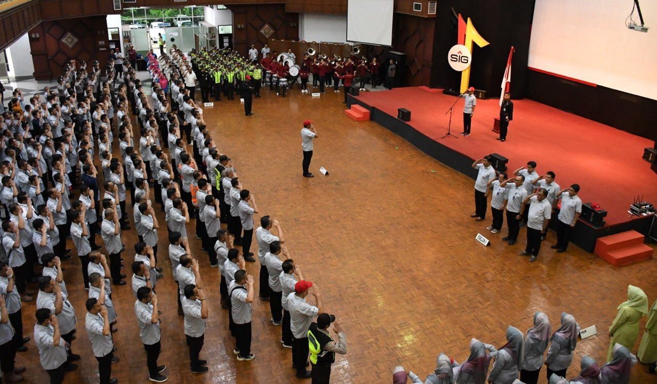 Penghargaan Padmamitra Award 2022 Jadi Kado Istimewa HUT ke-65 Pengambilalihan Semen Padang 2 Suasana upacara peringatan 65 tahun Pengambilalihan Semen Padang dari Belanda yang digelar di GSG, Rabu kemarin. (dok. Humas)