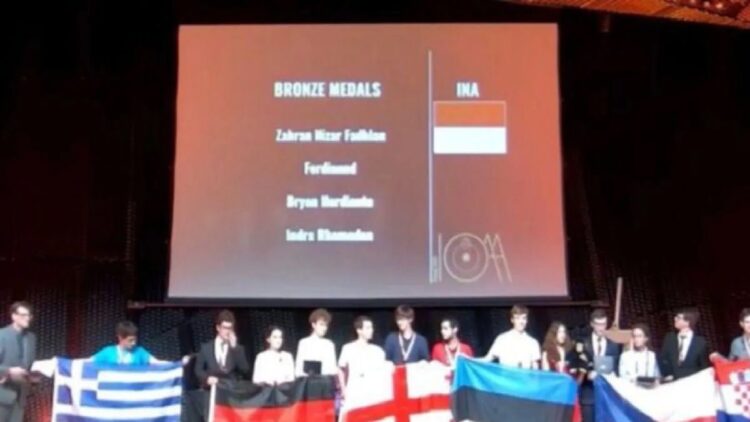 Tim Indonesia berhasil meraih medali perunggu dalam Olimpiade Astronomi dan Astrofisik tingkat Dunia di Polandia. (ANTARA/HO-tangkapan layar sreaming)