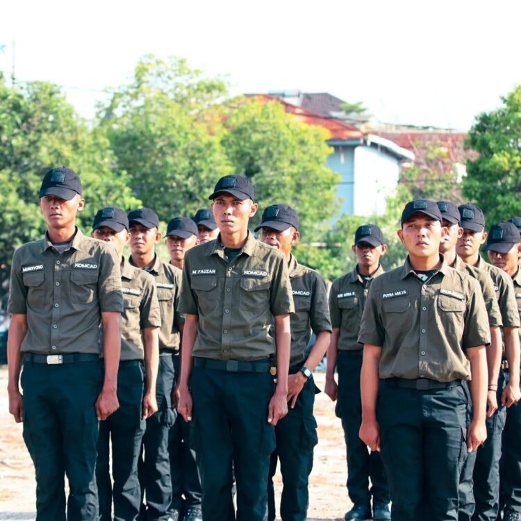 Usai Ikuti Pelatihan Dasar Militer, 16 Personel Satpol PP Padang Resmi jadi Anggota Komcad 1 16 Personel Satpol PP Padang yang telah menjadi anggota Komcad. (Foto: Dok. Satpol PP Padang)
