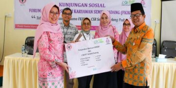 FKIKSP kunjungi Panti Andam Dewi dan menyerahkan bantuan. (dok. Humas)