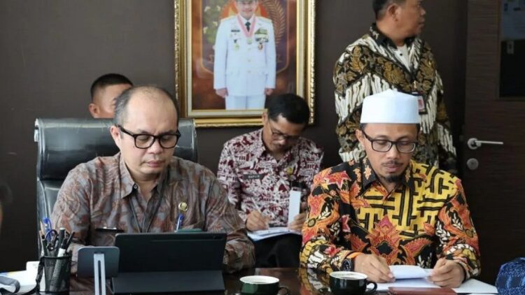 DPRD Sumbar Konsultasikan Penggunaan Anggaran ke Kemendagri, Ini yang Disampaikan 1 Wakil Ketua DPRD Sumbar Irsyad Syafar (kanan). ANTARA/HO-Humas DPRD Sumbar.