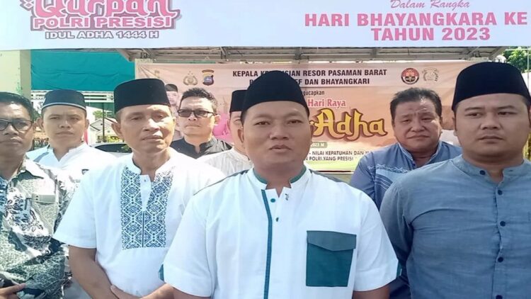 Kepala Kepolisian Resor Pasaman Barat AKBP Agung Basuki menekankan kepada anggota agar terus memperbaiki diri untuk meningkatkan pelayanan kemasyarakat, Senin (21/8/2023). Antara/Altas Maulana.