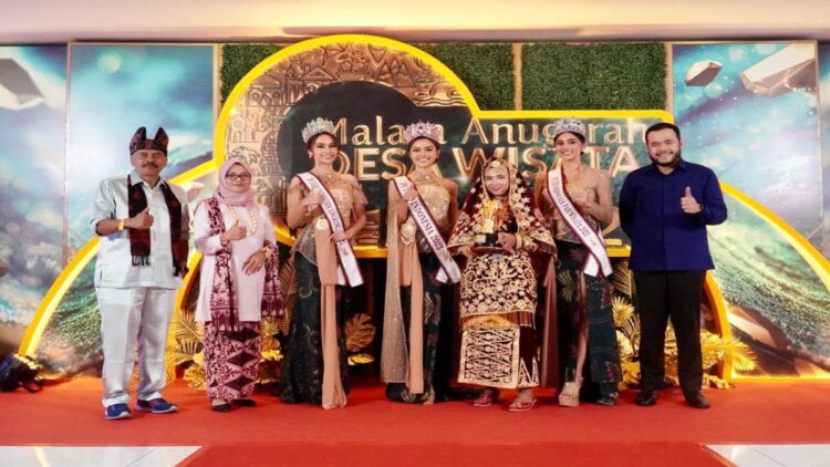 Kemenparekraf Nobatkan Kubu Gadang Padang Panjang sebagai Desa Wisata Maju 2023 1 Desa Kubugadang Padangpanjang mendapat penghargaan dari Kemenparekraf. (Foto: Dok. Istimewa)