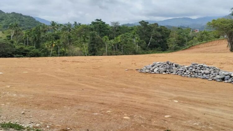 Salah satu area hijau di Kecamatan Koto Tangah yang dialihfungsikan menjadi perumahan di Kota Padang. (ANTARA/Muhammad Zulfikar).