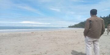 Pemkab Pasbar Lanjutkan Perbaikan Jalan Menuju Pantai Sikabau