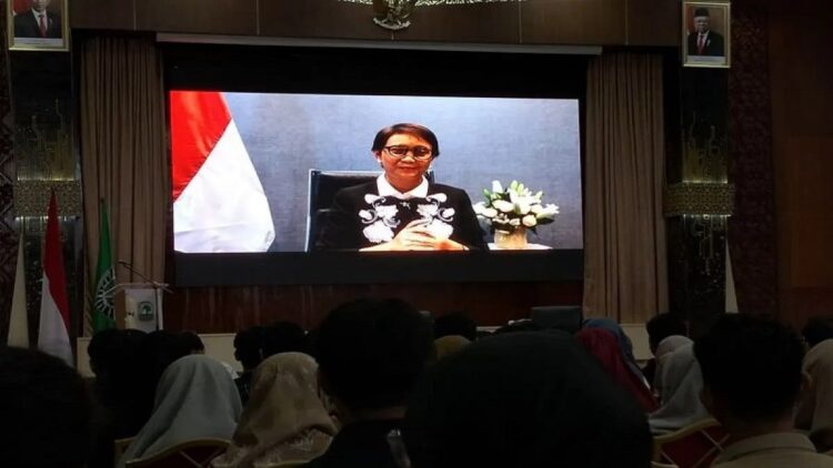 Konsisten Jalankan Politik Bebas dan Aktif, Kepercayaan Internasional terhadap RI Terus Meningkat 1 Menteri Luar Negeri (Menlu) RI Retno Marsudi memberikan penjelasan terkait situasi global melalui rekaman video di Padang, Senin, (21/8/2023). ANTARA/Muhamad Zulfikar.
