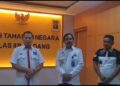 Sambangi Rutan Padang, Dirjen HAM Sebut Ini 6 Dari kiri ke kanan: Dirjen HAM, Dhahana Putra, Kakanwil Kemenkum HAM Sumbar, Haris Sukamto dan Kepala Rutan Kelas IIB Padang, Muhammad Mehdi. (Foto: Dok. Rutan Padang)