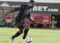 Kenneth Ikechukwu Ngwoke, striker berkebangsaan Nigeria yang mengisi slot terakhir pemain asing tim Kabau Sirah untuk Liga 2. (dok. Facebook)