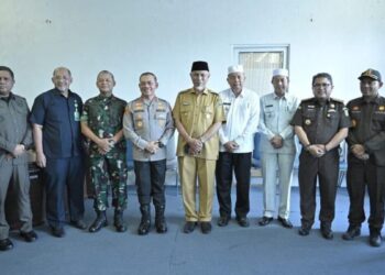 Pimpin Rapat di Pasbar, Gubernur Mahyeldi Pastikan Keamanan Warga 14 Pimpin Rapat di Pasbar, Gubernur Mahyeldi Pastikan Keamanan Warga