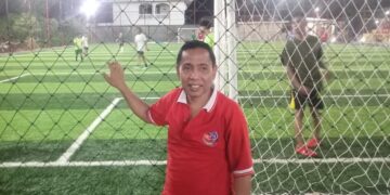 Novrizon, salah satu pengurus Koperasi Saudagar Minang yang mengelola lapangan mini soccer tersebut. (dok. istimewa)