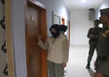 Diduga Indehoi, 2 Wanita-1 Pria Diamankan Satpol PP Padang di Penginapan