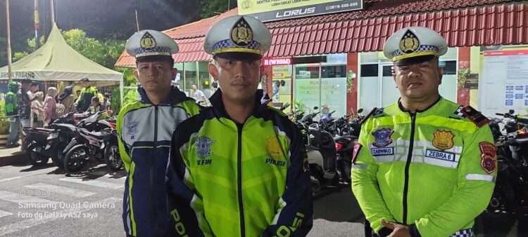 Kasat Lantas Polresta Padang AKP Alfin bersama jajaran. (Foto: Dok. Istimewa)