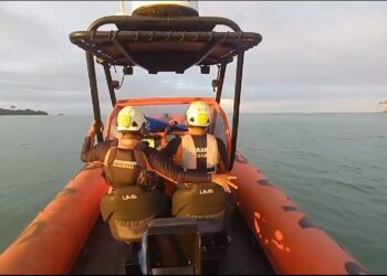 Kapal Mati Mesin, Belasan Nelayan Terkatung-katung di Perairan Airbangis Pasbar