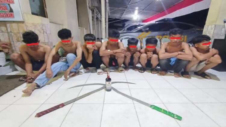 Delapan pelaku tawuran diamankan Polsek Lubukbegalung. (Foto: Dok. Istimewa)