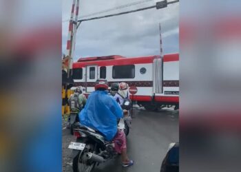 Kondisi palang kereta api macet di kawasan Kasang, Kabupaten Padangpariaman, Sumatera Barat (Sumbar). (Foto: Dok. Istimewa)