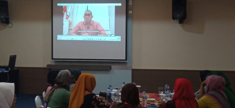 Andre Rosiade: Pertamina Hulu Energi Kontributor Utama Produksi Migas Nasional 1 Anggota DPR RI Andre Rosiade memberikan sambutan sekaligus membuka Sosialisasi Peran Pertamina Hulu Energi (PHE) untuk Menjaga Ketahanan Energi Nasional di Hotel Truntum Padang, Kamis (31/8/2023). (Foto: Dok. Adiyansyah Lubis-Radarsumbar.com)