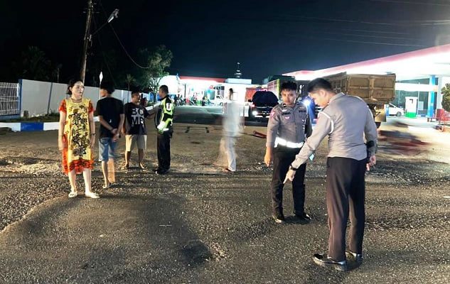 Mobil Hantam Motor di Dharmasraya, 1 Orang Meninggal 1 Kecelakaan di Dharmasraya pada Kamis (24/8/2023) malam. (Foto: Dok. Polres Dharmasraya)