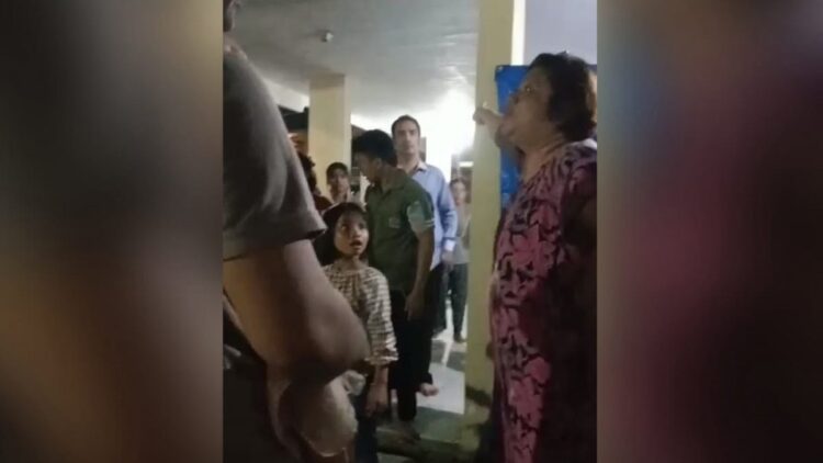 Tangkapan layar insiden ribut-ribut warga di Banuaran Padang dengan umat Kristiani yang tengah beribadat di sebuah rumah. (Foto: Dok. Istimewa)