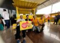 Penyerahan Outlet Barokah Mobile dari IM3/Indosat kepada masyarakat kurang mampu. (Foto: Dok. IOH)