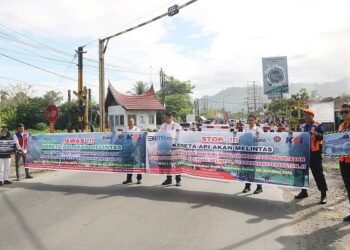Sosialisasi soal perlintasan sebidang kereta api. (Foto: Dok. KAI)
