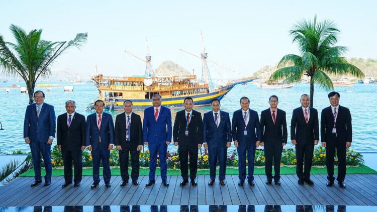 Pertemuan AMMTC ke-17, Gerbang Polri Jaga Kawasan dari Kejahatan Transnasional 1 Pertemuan pimpinan polisi se-ASEAN di Labuan Bajo. (dok. Divhumas Polri)