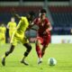 Striker Timnas U-23 Ramadan Sananta mengejar bola saat melewati pemain Malaysia. (dok. PSSI)