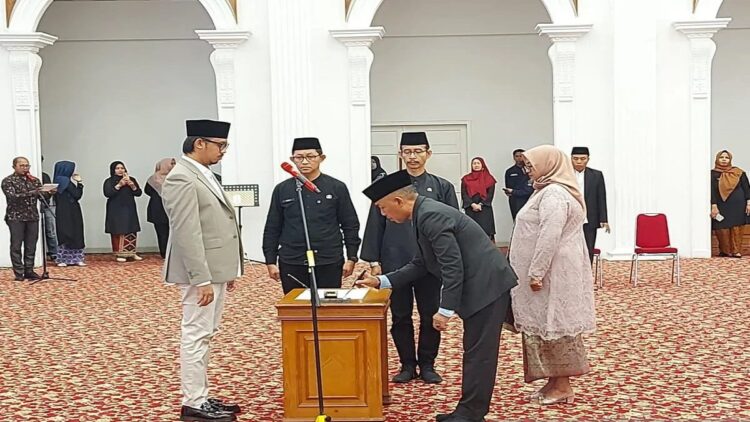 Wako Bukittinggi, Erman Safar saat pelantikan pejabat baru. Wako meminta netralitas ASN dijaga khususunya di tahun politik (Antara/Al Fatah)