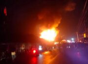 Sejumlah Ruko di Pasbar Terbakar Minggu Malam, Lokasinya Padat Penduduk