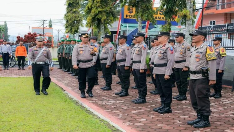 Apel Gelar Pasukan Operasi Zebra Singgalang 2023 di halaman Mapolres Pasaman, Senin.