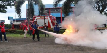 Cegah Kebakaran, Puluhan Warga Agam Dilatih Pemadaman Api