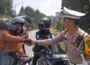 Saat Operasi Zebra Singgalang, Polres Solok Berbagi Sembako untuk Pengendara