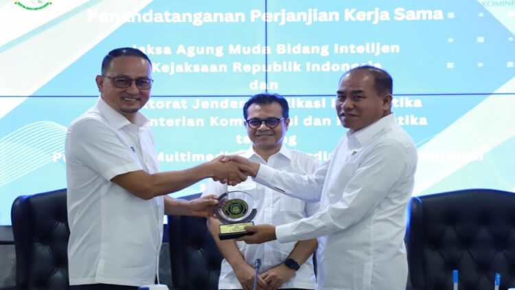 Kejagung bersama Kemenkominfo melakukan kerja sama pengawasan multimedia. (Foto: Dok. Infopublik.id)