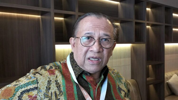 Chairman of Indonesia Halal Lifestyle Center and Indonesia Tourism Forum Prof Sapta Nirwandar saat diwawancarai di Padang, Sumbar, Kamis, (7/9/2023). ANTARA/Muhammad Zulfikar.