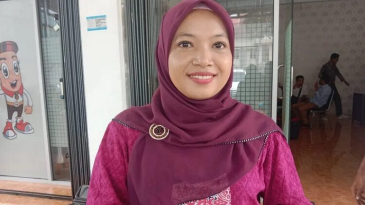 Koordinator Divisi Data dan Informasi KPU Agam Lizawati Fitri. (Antara/Yusrizal)