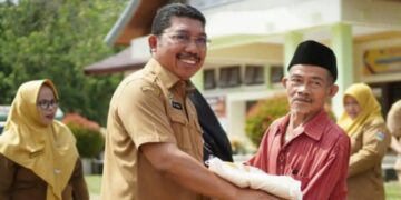 11.493 KPM di Solsel Terima Bantuan Beras Tahap Dua dari Bapanas 8 11.493 KPM di Solsel Terima Bantuan Beras Tahap Dua dari Bapanas