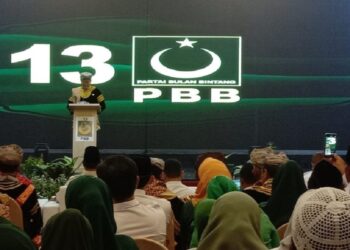 Ketua Umum Partai Bulan Bintang (PBB), Yusril Ihza Mahendra memberikan alasan memberikan dukungan kepada Prabowo Subianto dalam Pilpres 2024. (Foto: Dok. Muhammad Aidil)