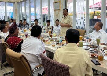 Prabowo Subianto saat diskusi dengan tokoh masyarakat Sumbar. (dok. istimewa)