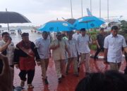 Ini Alasan Prabowo Subianto Pilih Jalan Kaki usai Turun dari Pesawat Meski Disiapkan Mobil