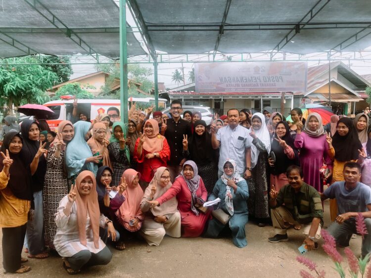 Rachmad Wijaya, Caleg Muda Gerindra yang Bergerak Bersama Rakyat 1 Bakal calon anggota DPRD Padang dari Partai Gerindra Rachmad Wijaya saat bertemu dan berfoto bersama dengan masyarakat Jati, Padang Timur, Kota Padang.