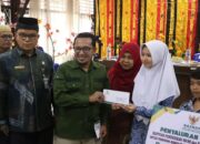 6.000 Pelajar Terima Beasiswa dari Pemkab Tanahdatar