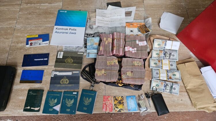 Polri Geledah Rumah di BSD Terkait Jaringan Narkoba Fredy Pratama 1 Barang bukti yang didapatkan polisi dari salah satu milik Fredy Pratama, gembong narkoba yang paling diburu. (dok. Polri)