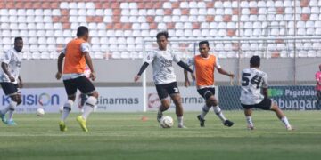 Ofisial training Semen Padang FC jelang melawan Sriwijaya FC. (dok. Semen Padang FC)