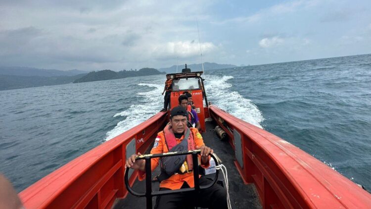 Ilustrasi Basarnas sedang melaksanakan tugas kemanusiaan. (Foto: Dok. Basarnas)