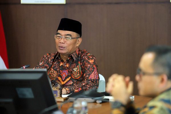 Sah! Pemerintah Tetapkan Libur Nasional dan Cuti Bersama Tahun 2024, Ini Daftar Lengkapnya 1 Menteri Koordinator Bidang Pembangunan Manusia dan Kebudayaan (Menko PMK), Muhadjir Effendy. (Foto: Dok. Info Publik)