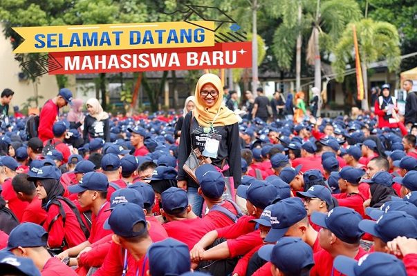 1.326 Mahasiswa Baru UBH Bakal Diarak dengan Tambua Tasa dan Disambut Tari Pasambahan 1 Ilustrasi penyambutan mahasiswa baru. (Foto: Dok. UBH)