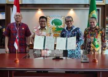 Penandatanganan kerjasama keselamatan lalu lintas antara Unand dan Jasa Raharja. (Foto: Dok. PPID Unand)