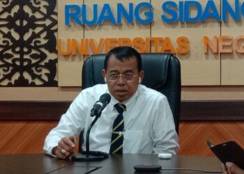 Rektor UNP, Prof Ganefri. (Foto: Dok. Radarsumbar.com/Muhammad Aidil)